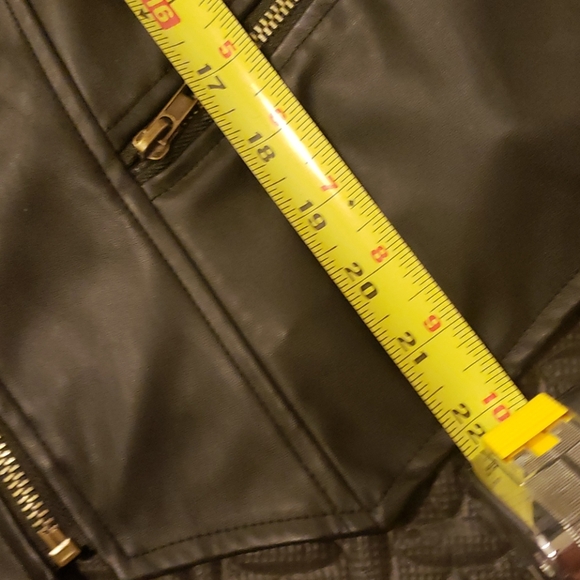 leather like jacket-removing to donate soon - Picture 11 of 11